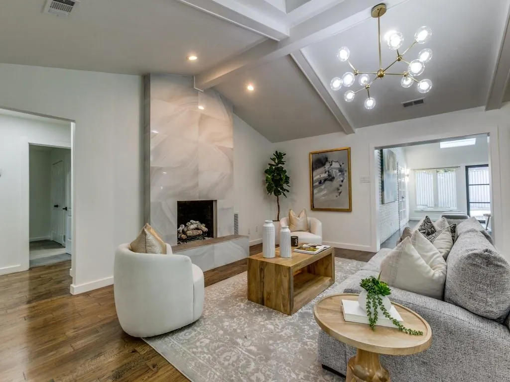 6826 Town Bluff Drive