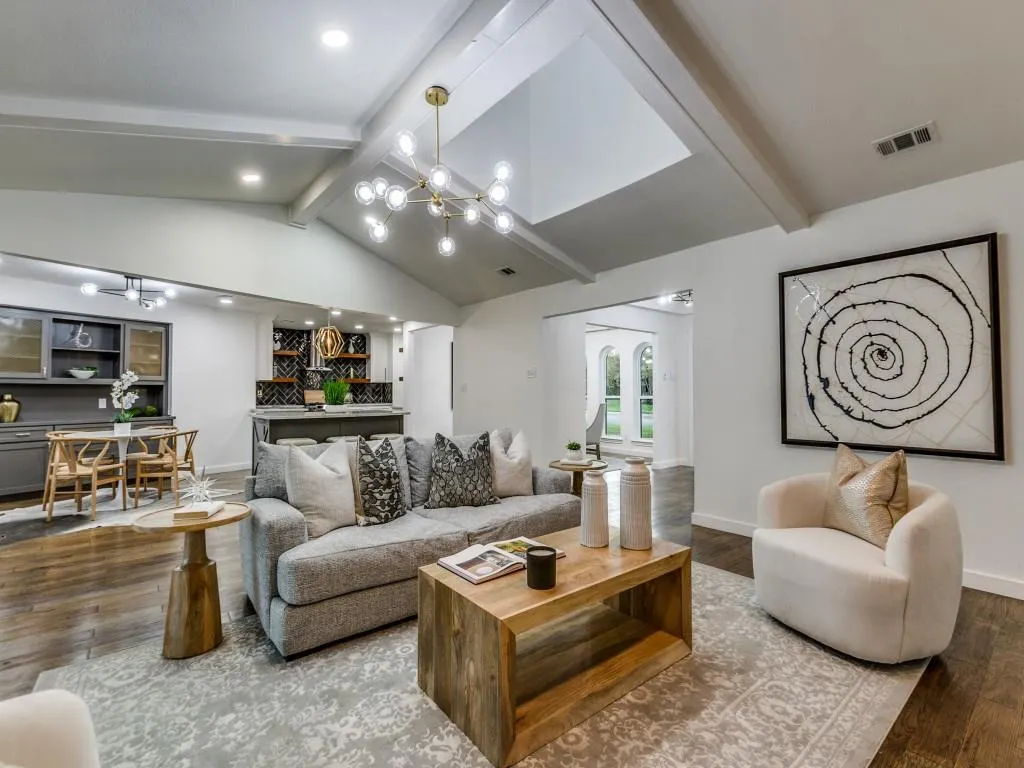 6826 Town Bluff Drive