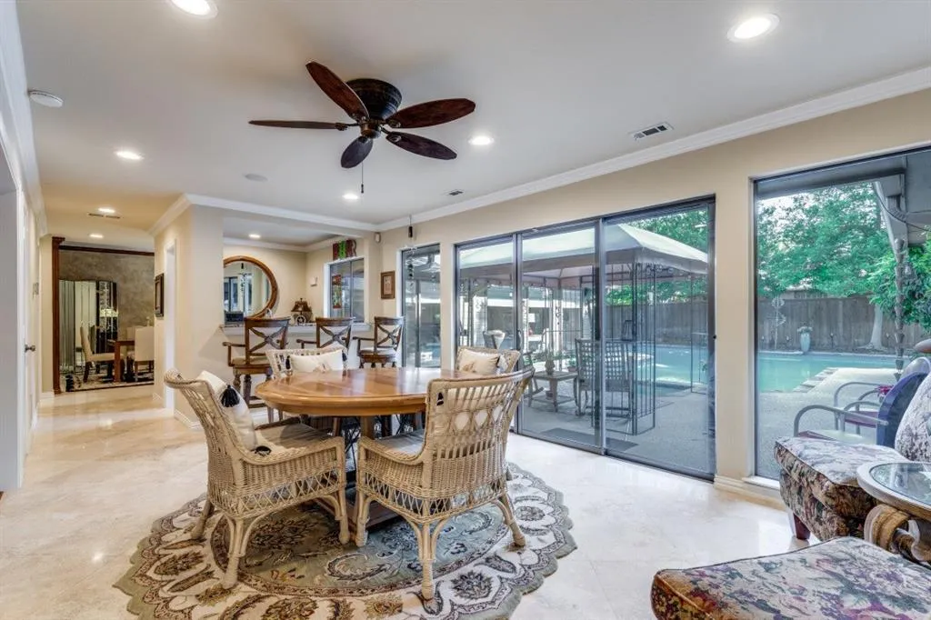 2204 Bridge View Lane