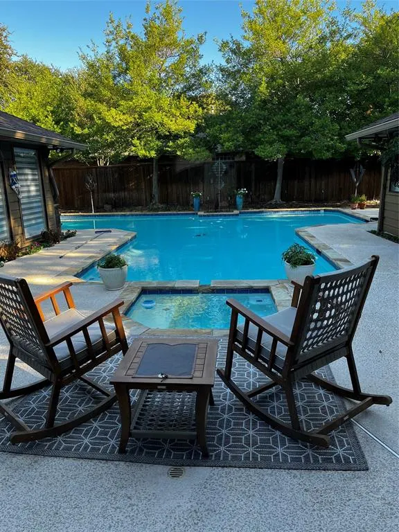 2204 Bridge View Lane