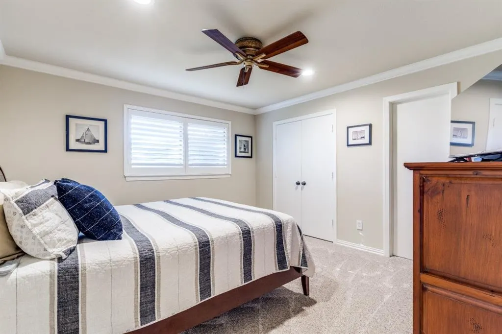 2204 Bridge View Lane