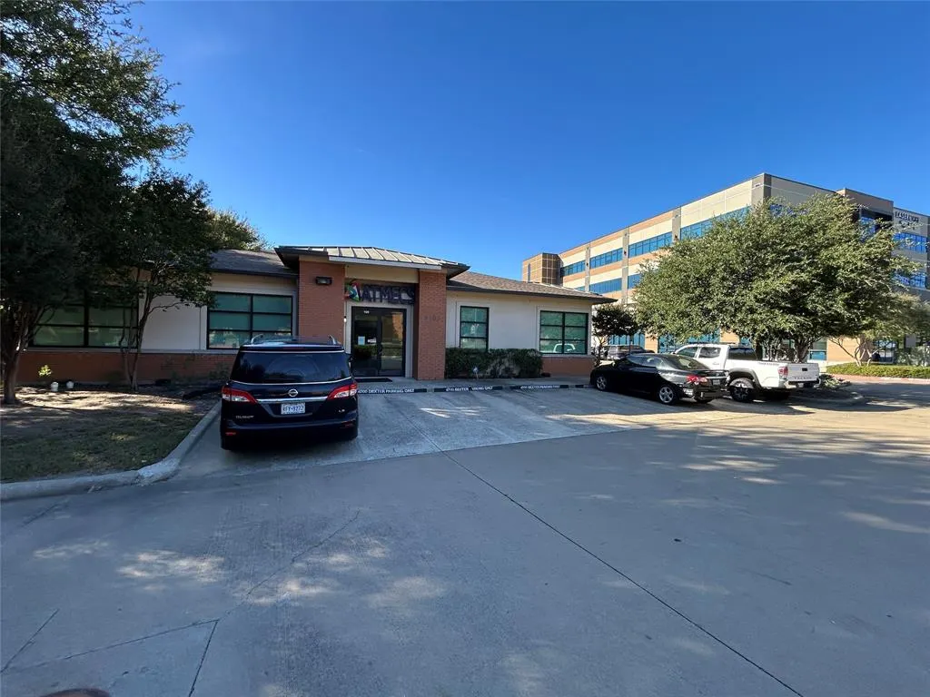 4700 Dexter Drive, #100