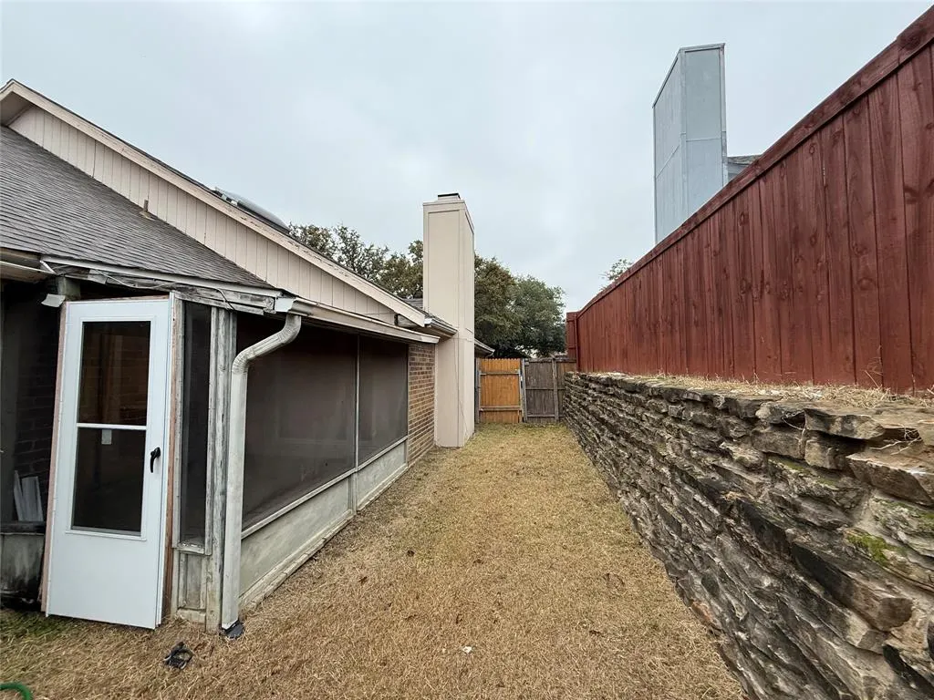 9712 Summerwood Circle