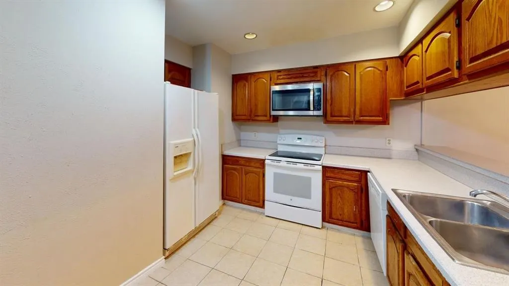 9712 Summerwood Circle
