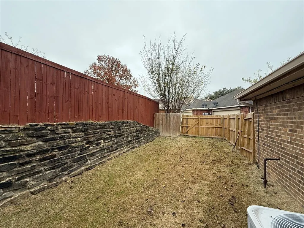9712 Summerwood Circle
