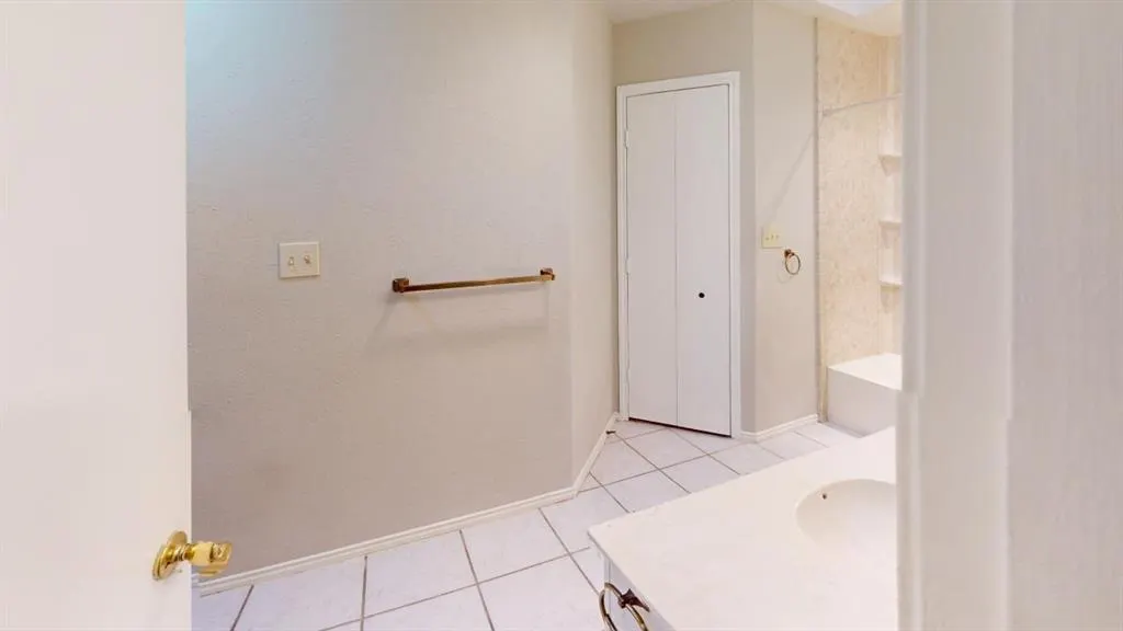 9712 Summerwood Circle