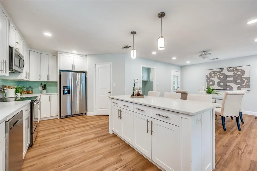 5414 Oak Trail