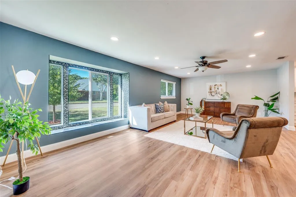 5414 Oak Trail