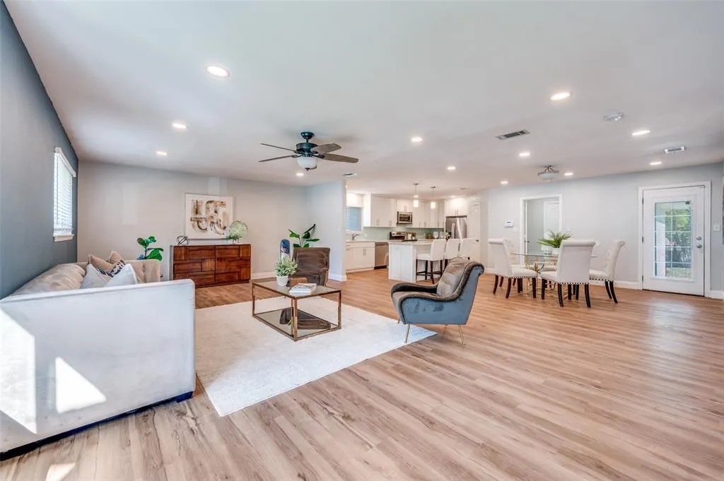 5414 Oak Trail