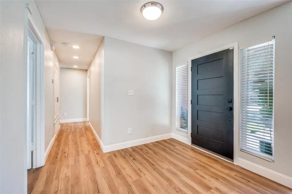 5414 Oak Trail