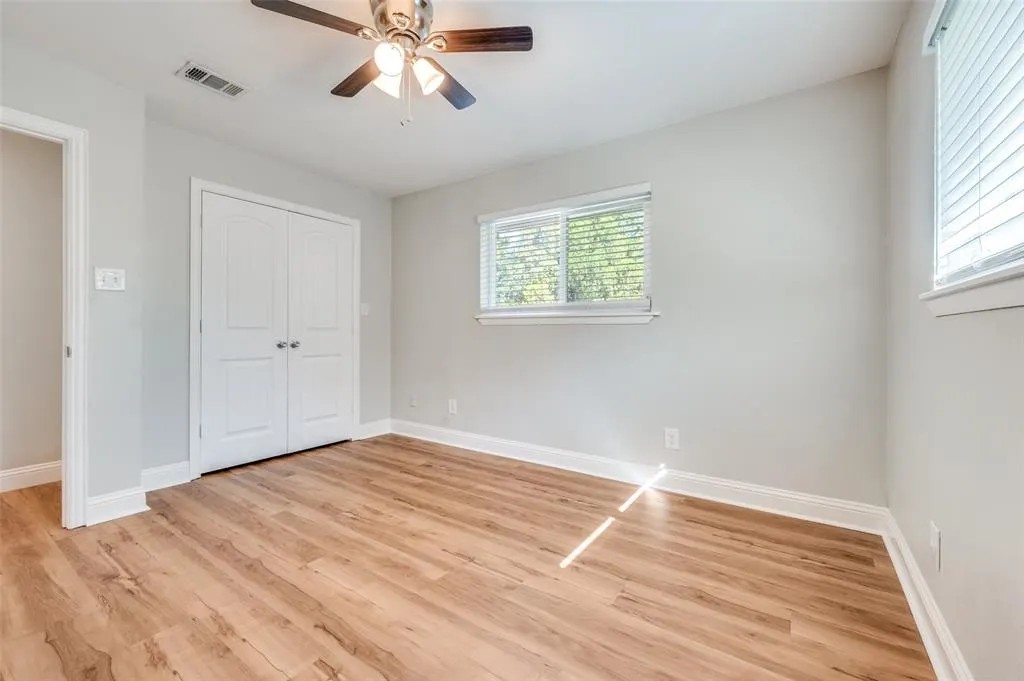 5414 Oak Trail