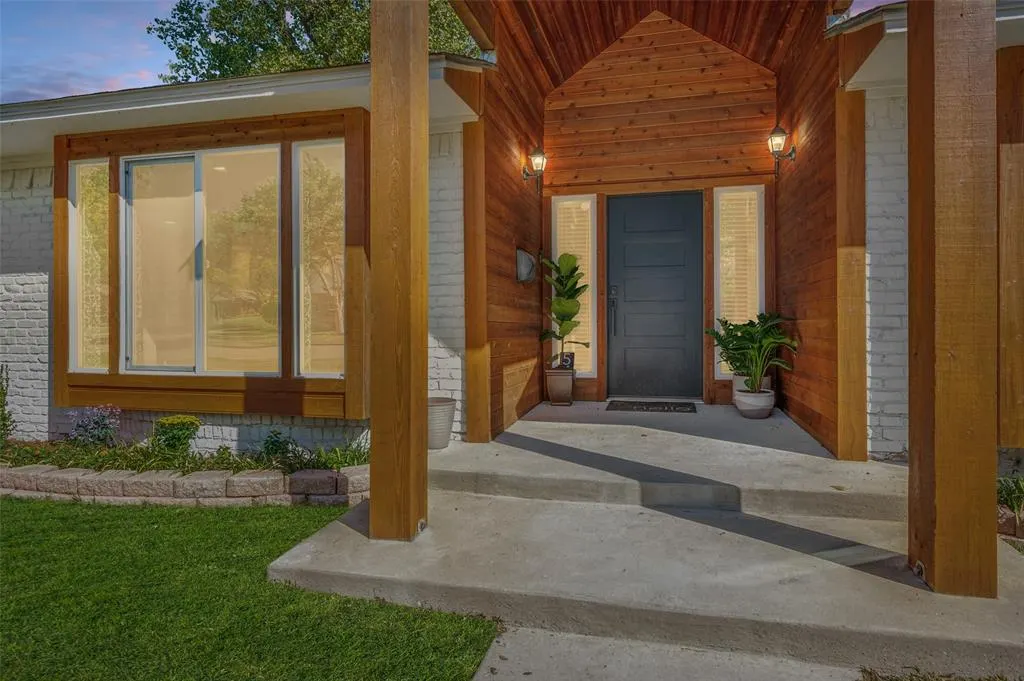 5414 Oak Trail