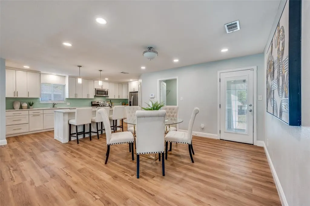 5414 Oak Trail