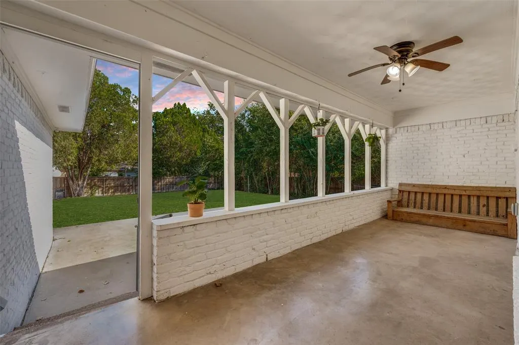 5414 Oak Trail