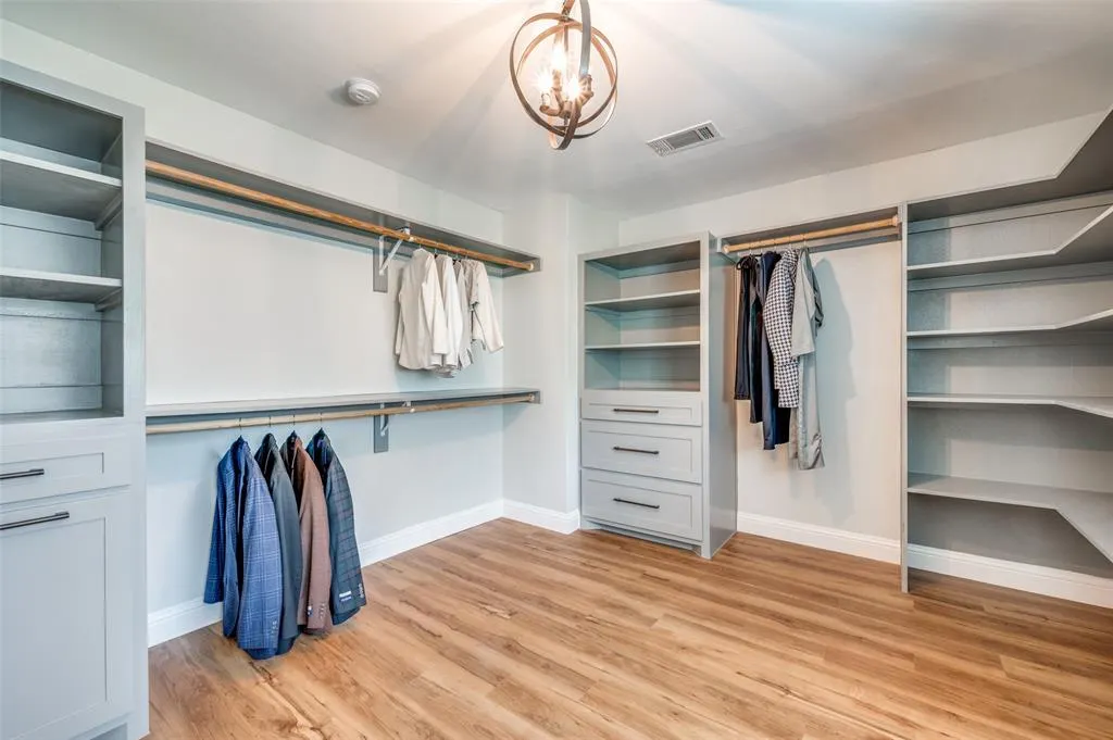 5414 Oak Trail