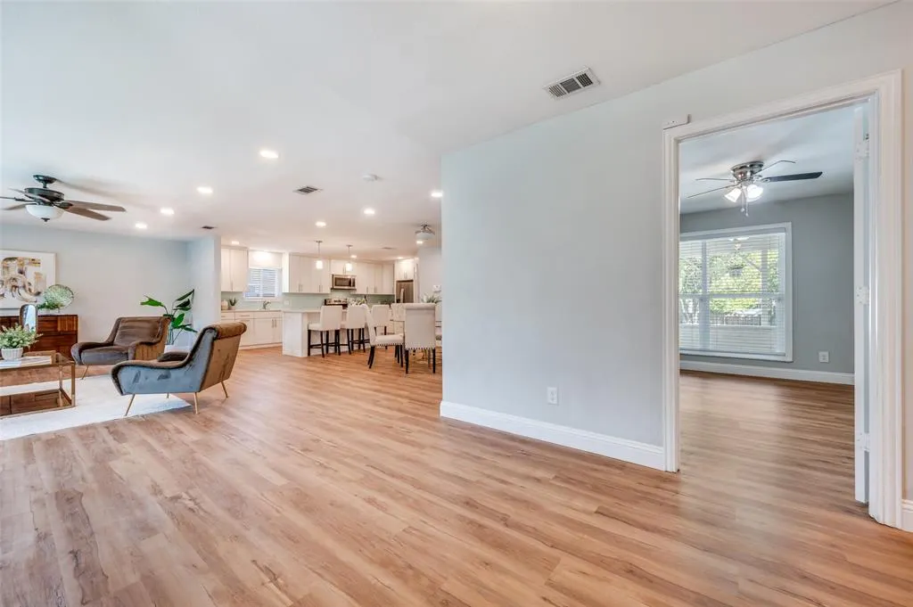 5414 Oak Trail