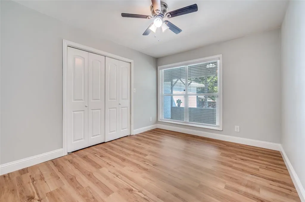5414 Oak Trail
