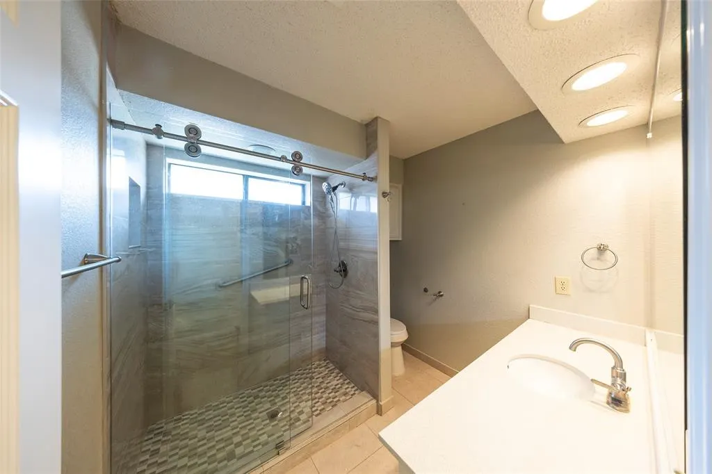 4457 Jenning Drive