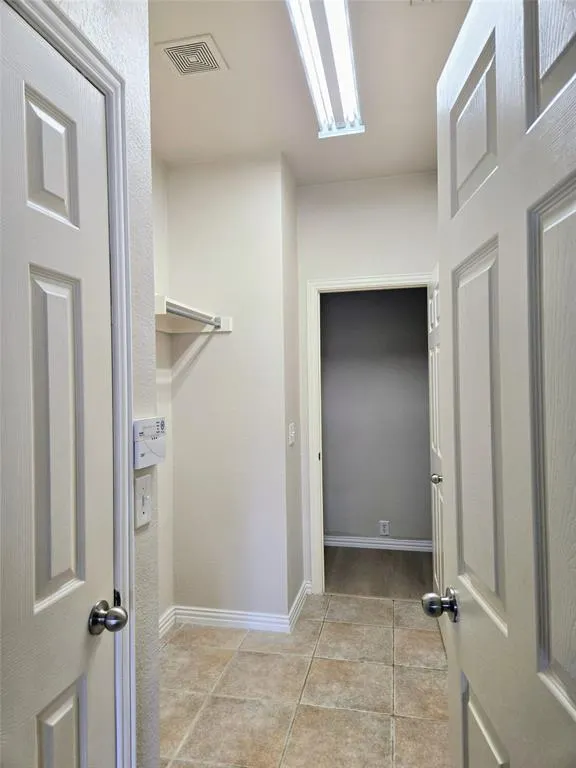 2005 Trinity Lane