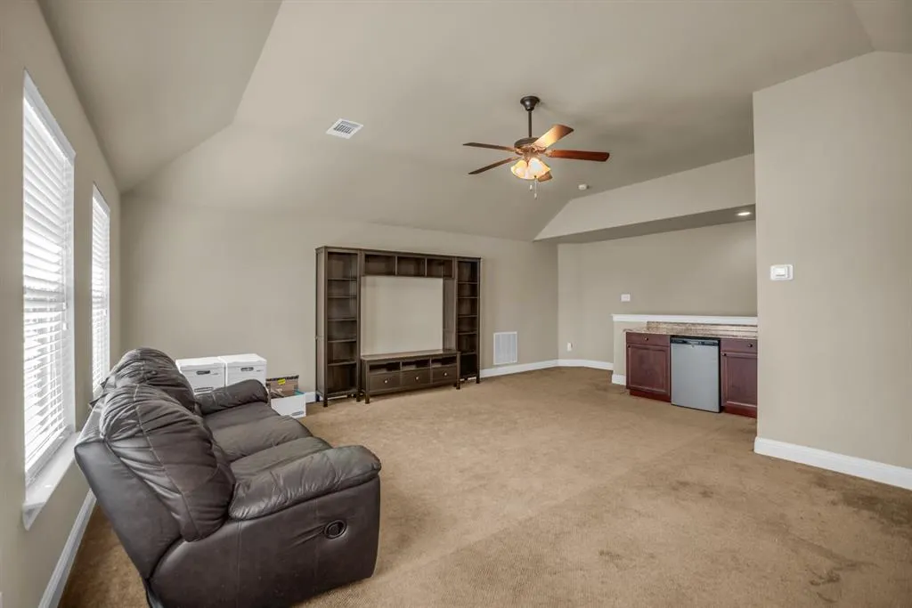 12837 Sherbrooke Drive