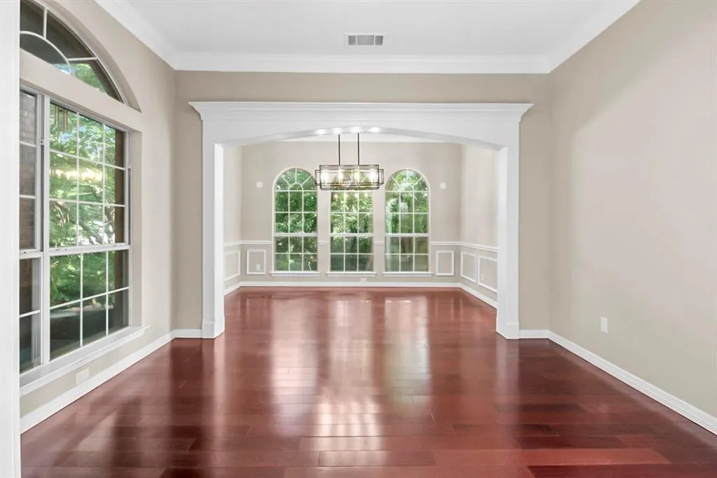 504 Broad Leaf Lane