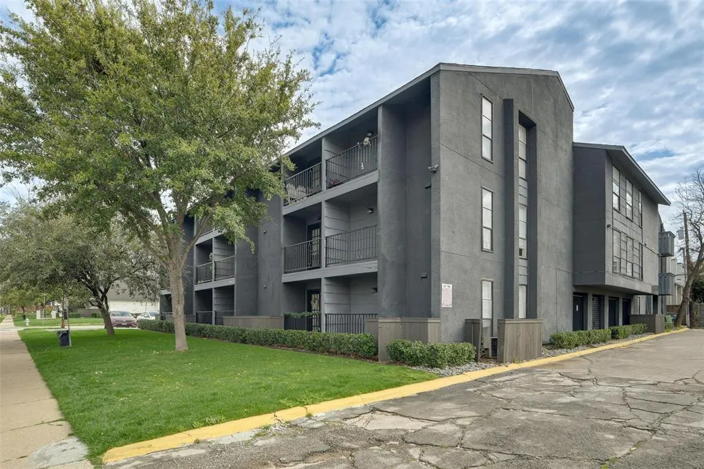 2722 Throckmorton st Street, #310