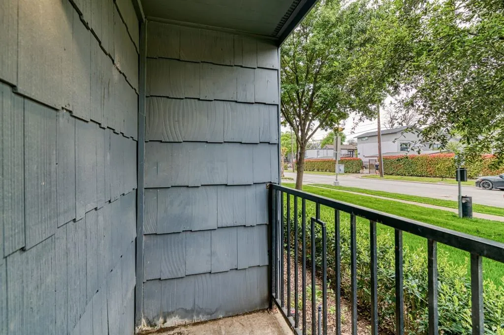 2722 Throckmorton st Street, #310