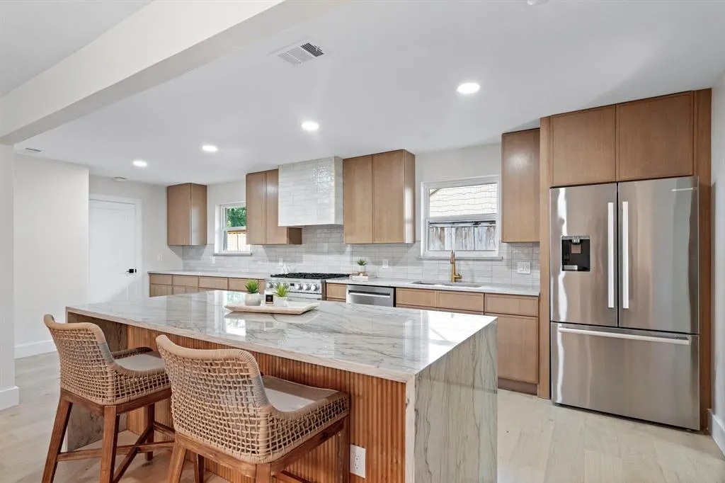 4927 Creighton Drive
