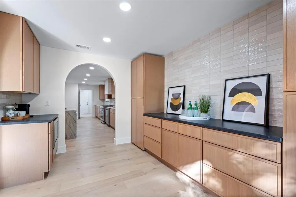 4927 Creighton Drive