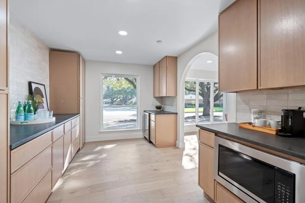 4927 Creighton Drive
