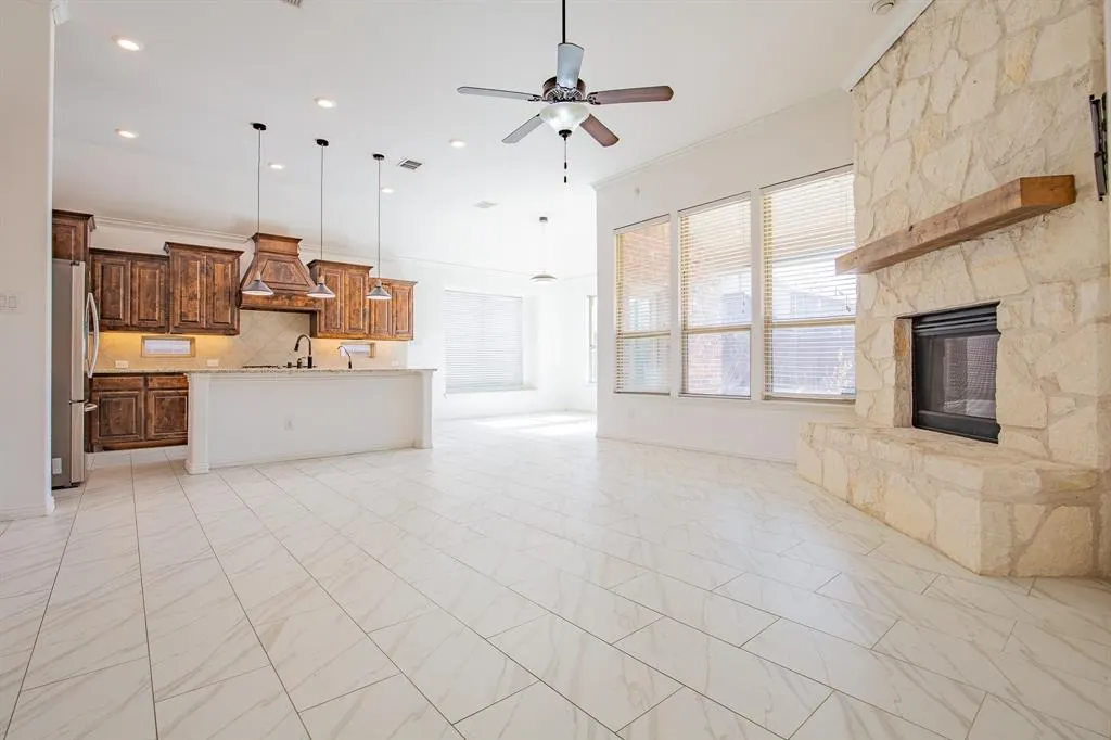 9525 Corinth Lane