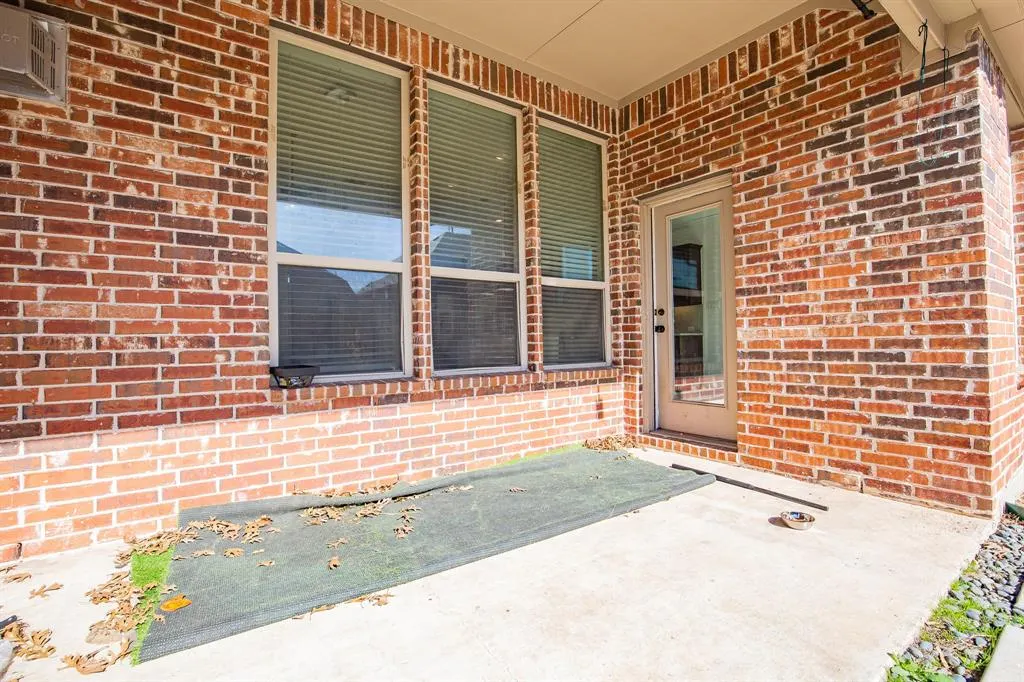 9525 Corinth Lane