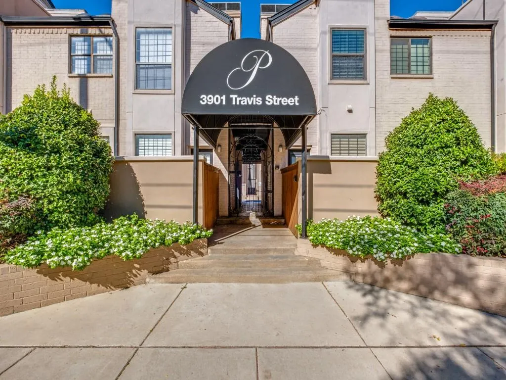 3901 Travis Street, #130