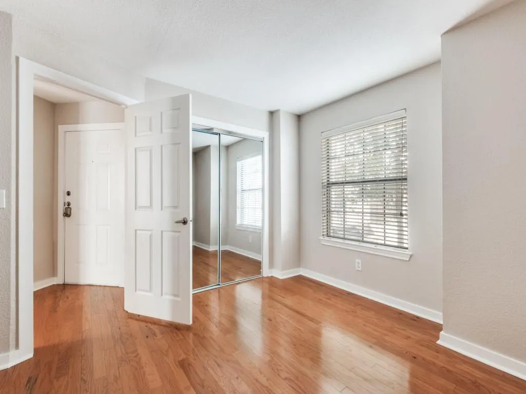 3901 Travis Street, #130