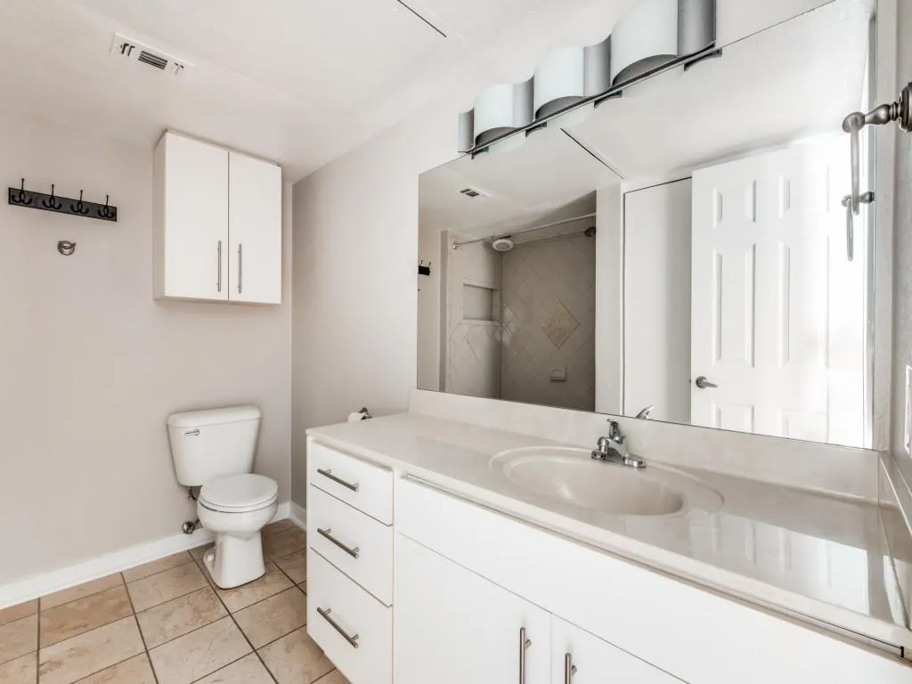 3901 Travis Street, #130