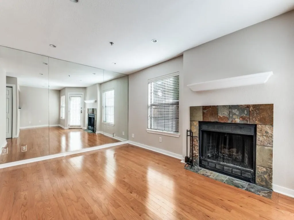 3901 Travis Street, #130