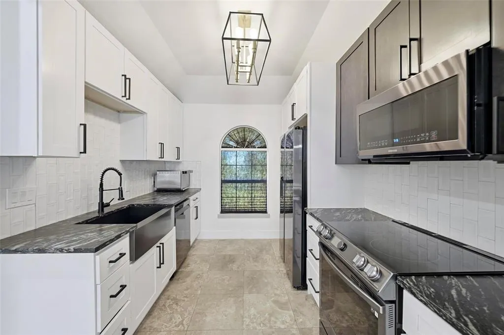 7829 Creekview Drive
