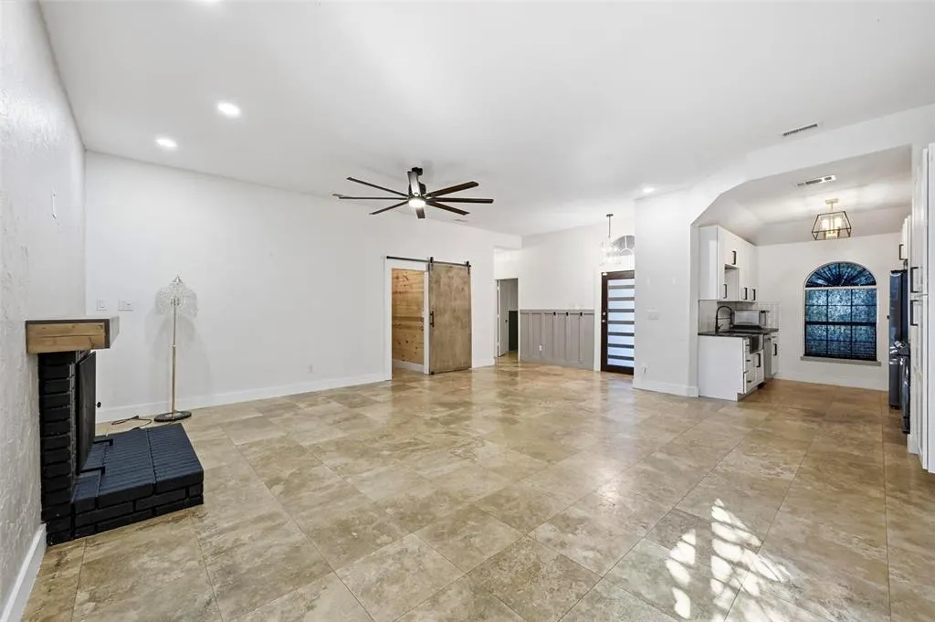 7829 Creekview Drive