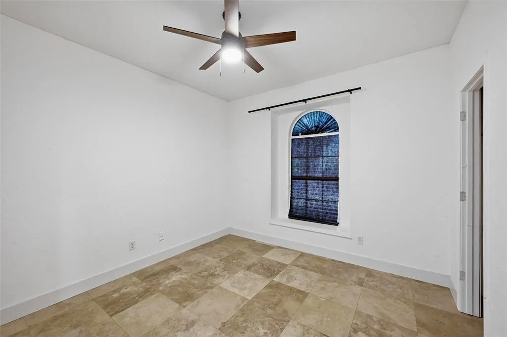 7829 Creekview Drive