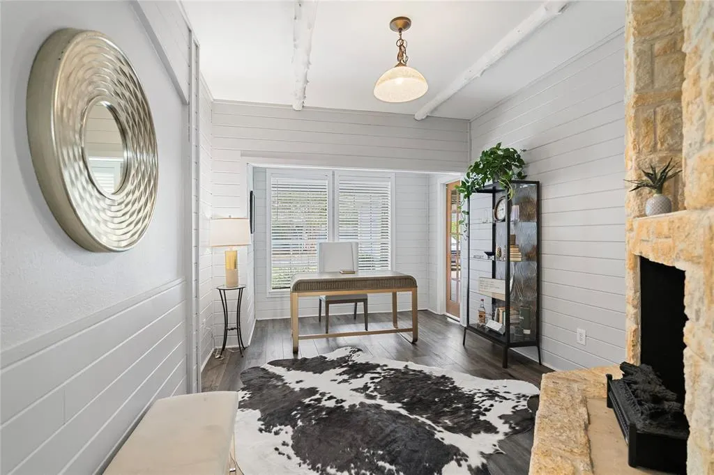 1001 W Midway Street