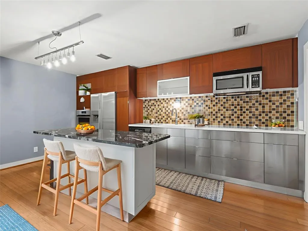 3935 Buena Vista Street, #E