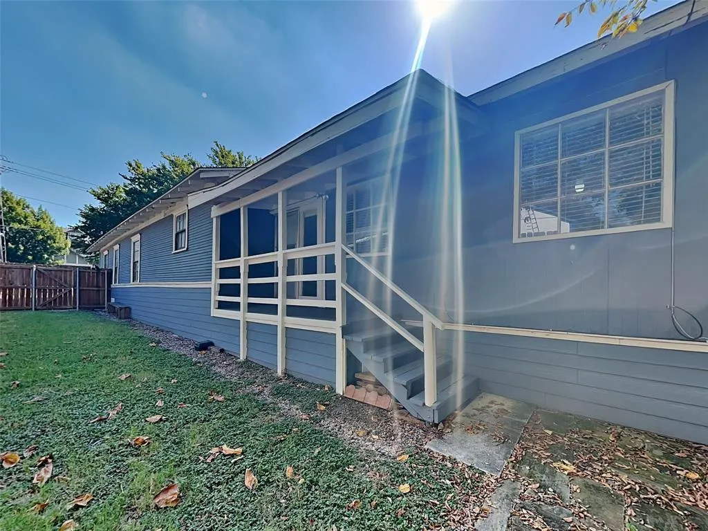 2015 Mcmillan Avenue, #2