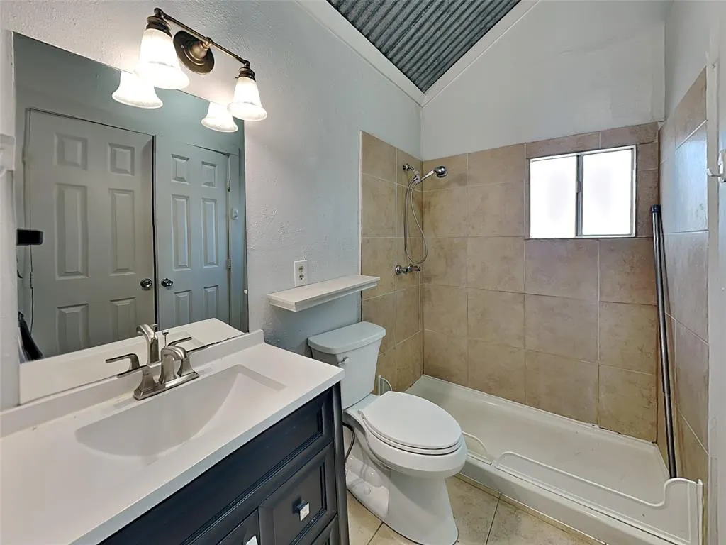 2015 Mcmillan Avenue, #2
