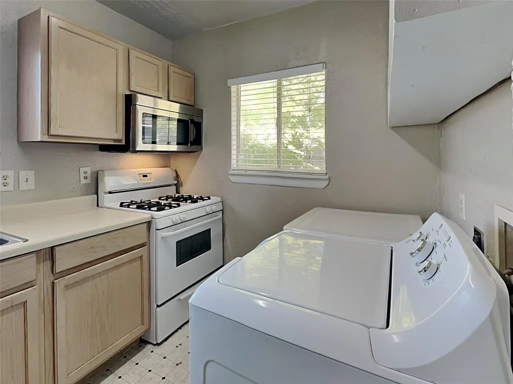 2015 Mcmillan Avenue, #2