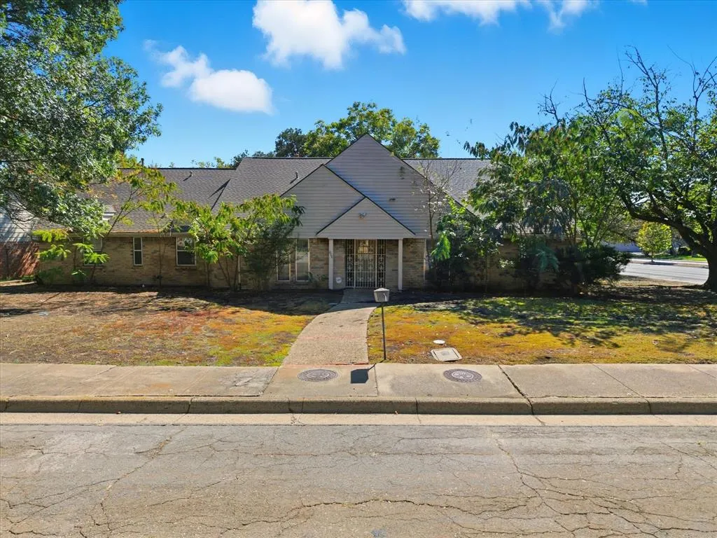 7008 Town Bluff Drive