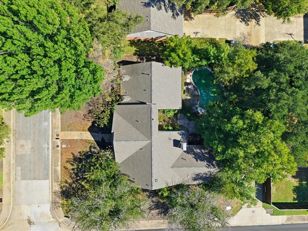 7008 Town Bluff Drive