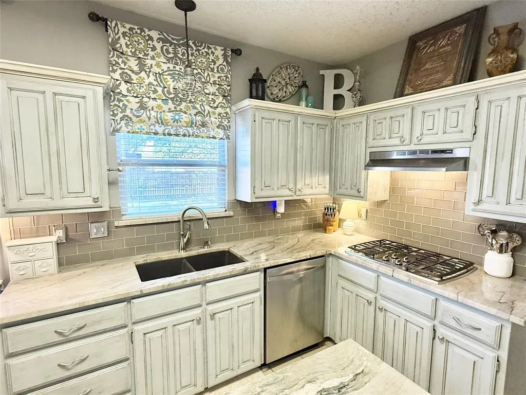3437 Ash Lane