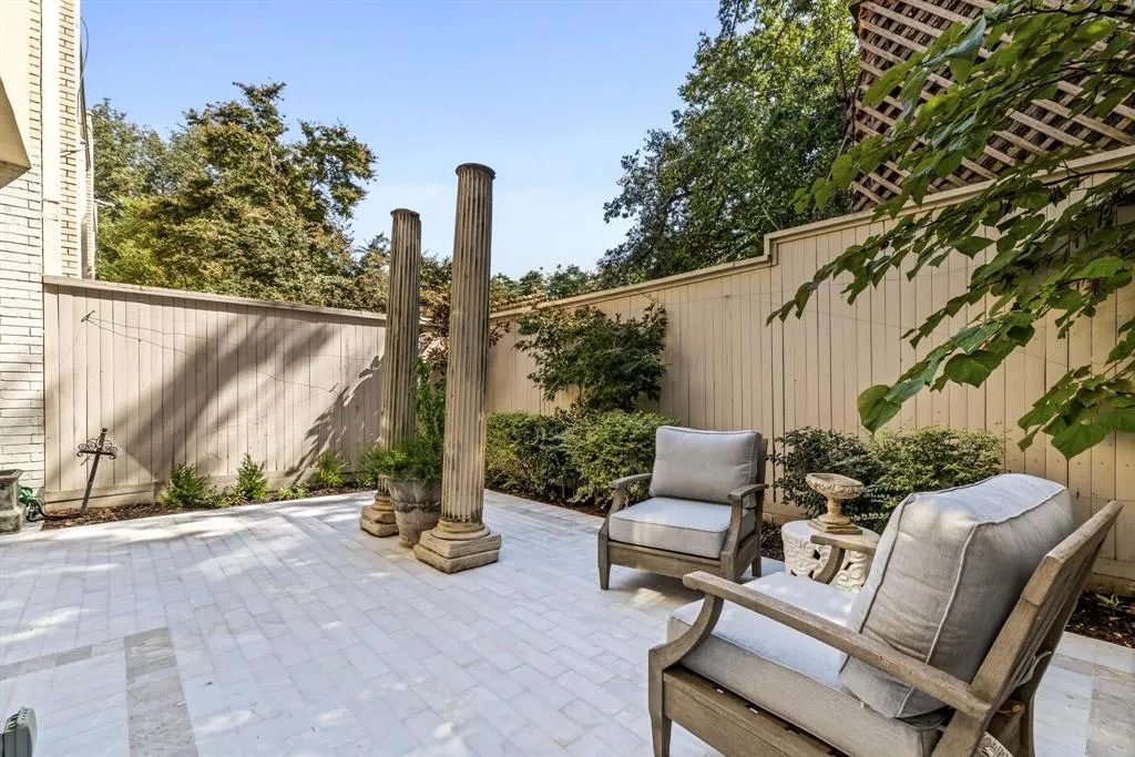 2808 Welborn Street, #4