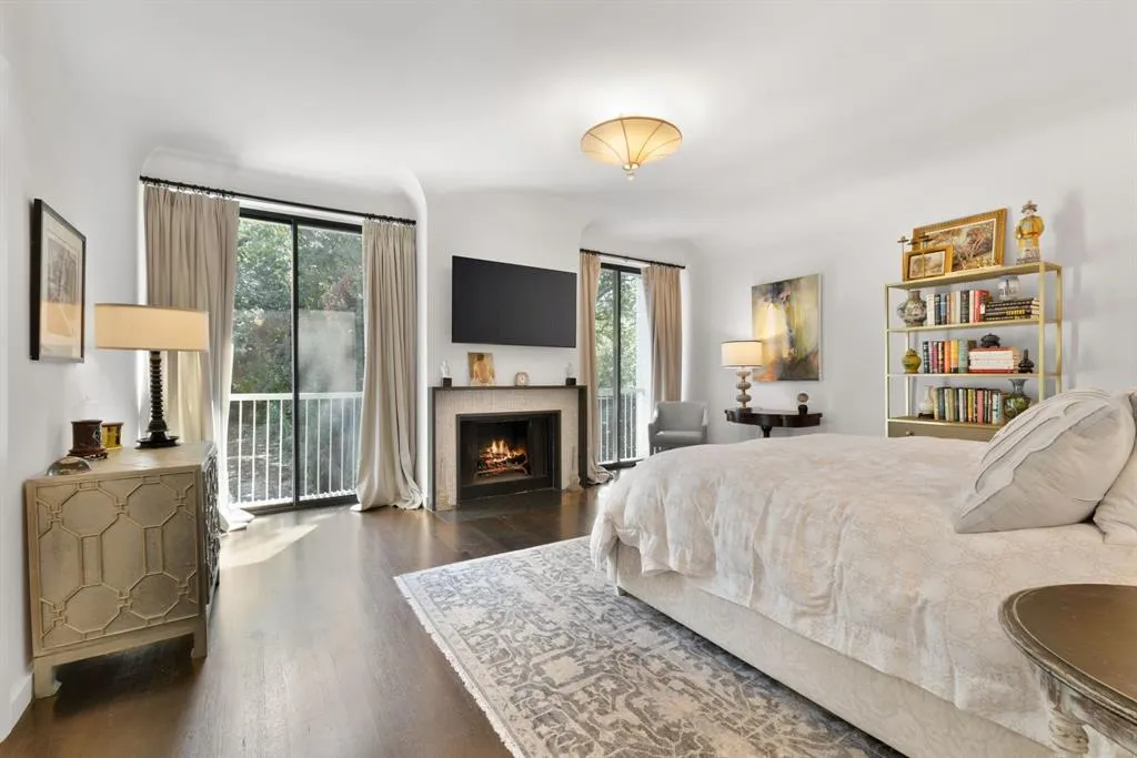 2808 Welborn Street, #4