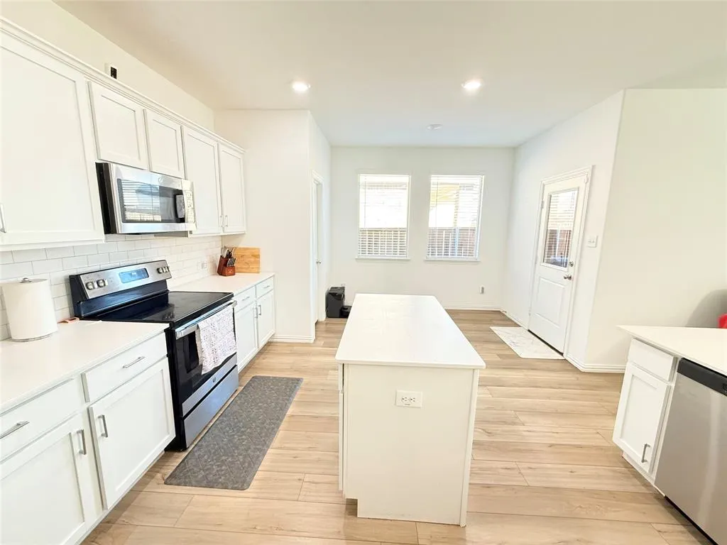 11412 Woody Creek Trail